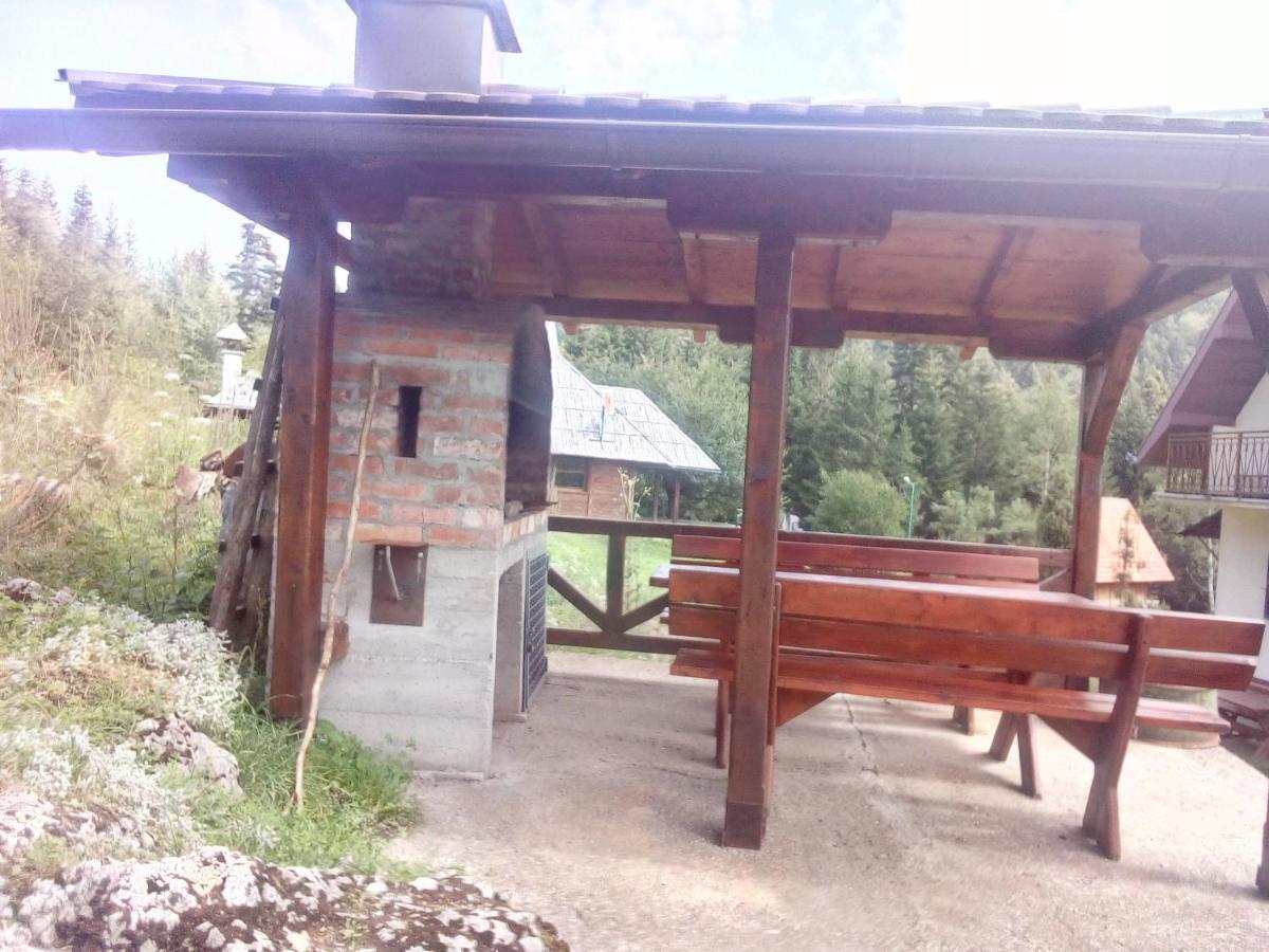 Planinska Kuca Dusan Mitrovac Bagian luar foto