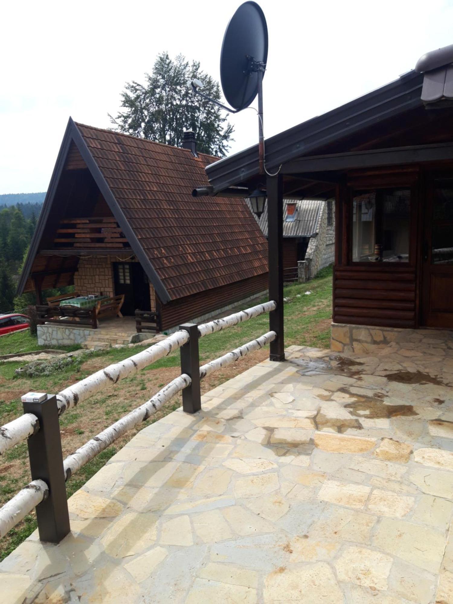 Planinska Kuca Dusan Mitrovac Bagian luar foto